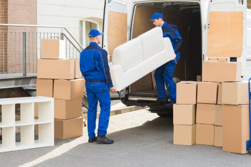 Moving truck service for Knightsbridge homes and flats near busy central London streets