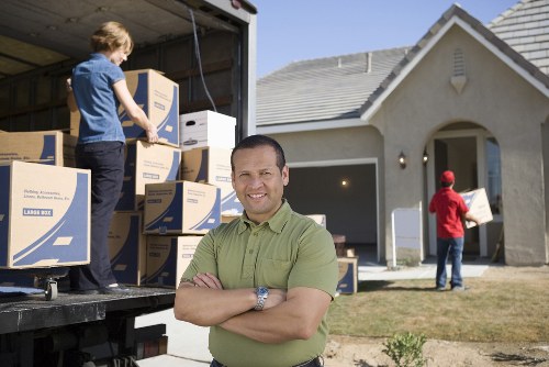 Local removal truck service for a central London property